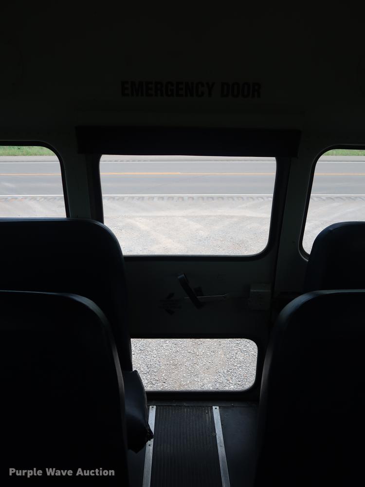 image for item FE9646 2006 Freightliner FS65 Thomas school bus