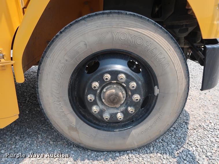 image for item FE9646 2006 Freightliner FS65 Thomas school bus