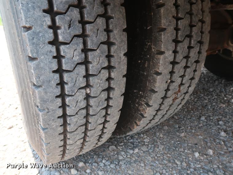 image for item FE9646 2006 Freightliner FS65 Thomas school bus