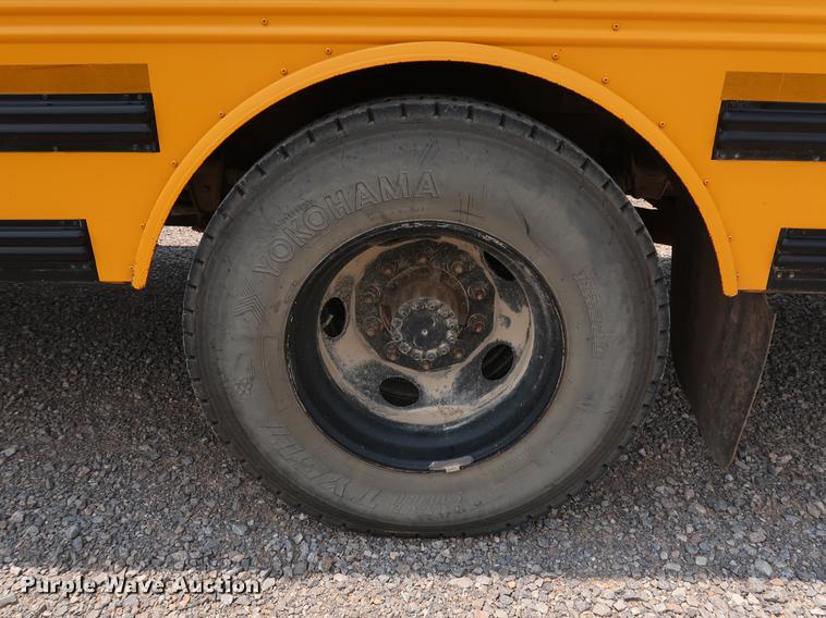 image for item FE9646 2006 Freightliner FS65 Thomas school bus