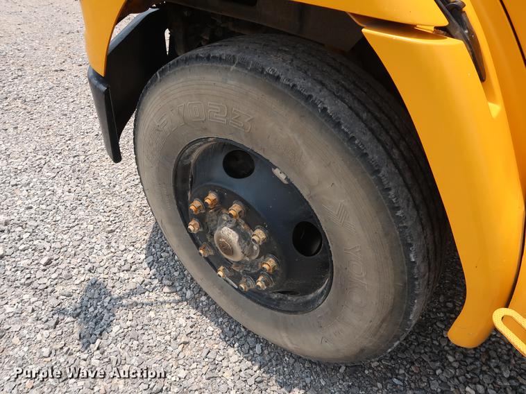 image for item FE9646 2006 Freightliner FS65 Thomas school bus