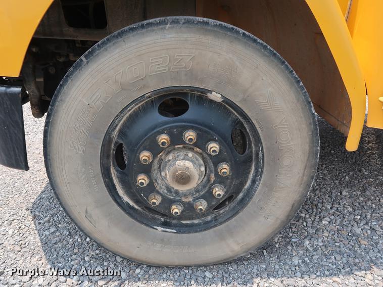 image for item FE9646 2006 Freightliner FS65 Thomas school bus