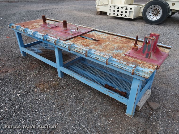 Steel shop table in Edmond, OK | Item FE9702 sold | Purple Wave