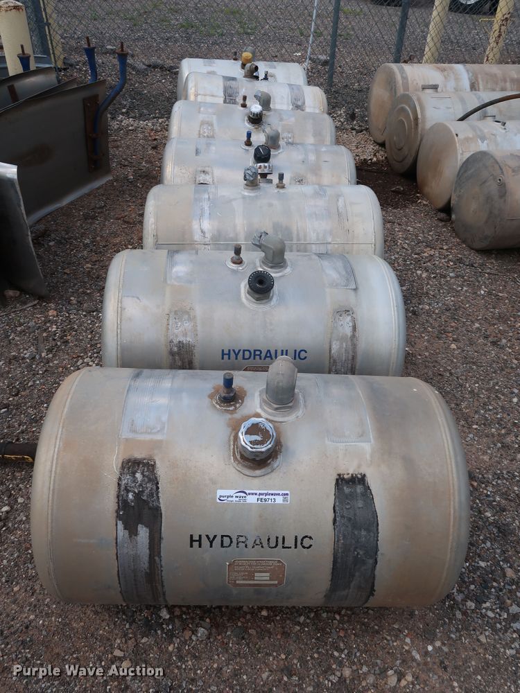 (7) aluminum hydraulic fluid tanks in Edmond, OK Item FE9713 sold