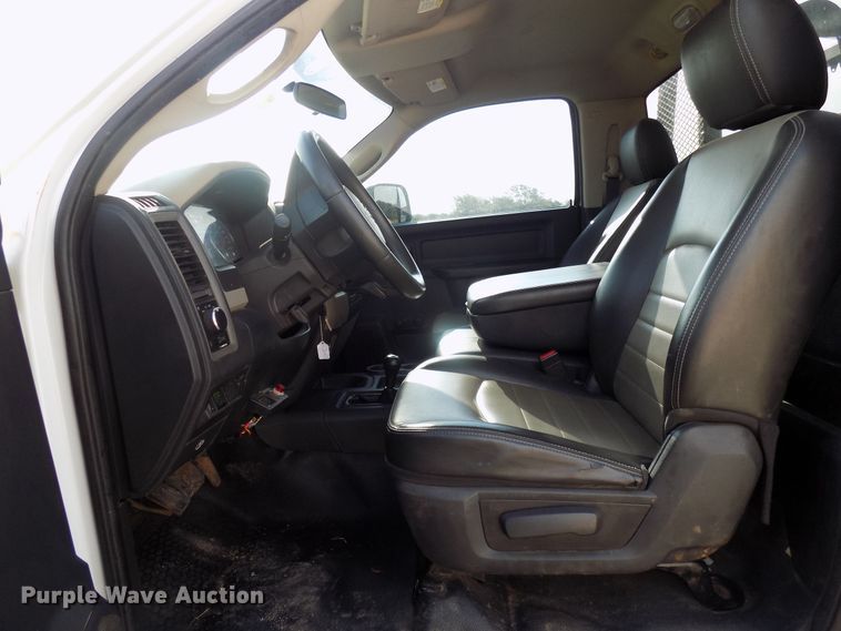 image for item FI9897 2011 Dodge Ram 4500 flatbed truck