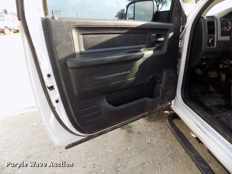 image for item FI9897 2011 Dodge Ram 4500 flatbed truck