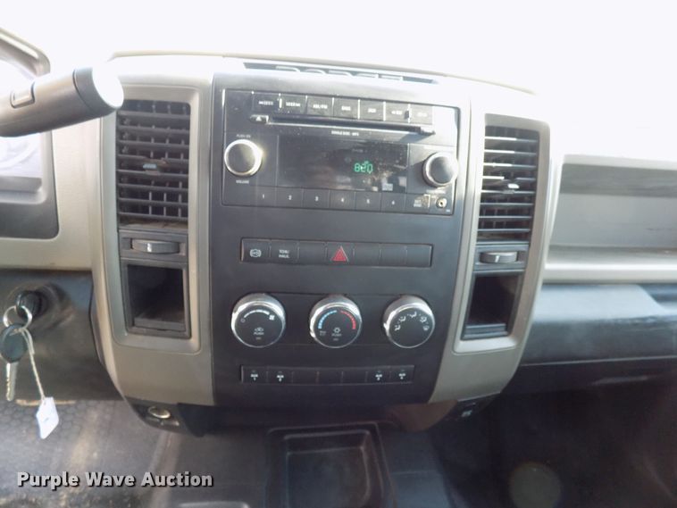 image for item FI9897 2011 Dodge Ram 4500 flatbed truck