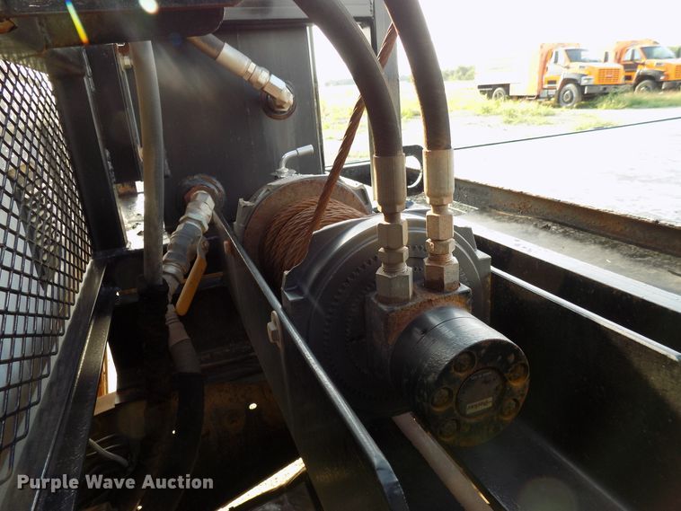 image for item FI9897 2011 Dodge Ram 4500 flatbed truck