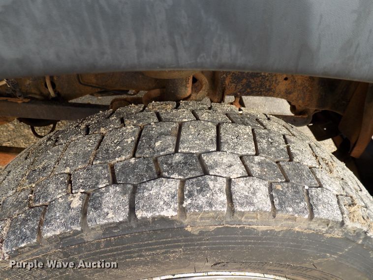 image for item FI9897 2011 Dodge Ram 4500 flatbed truck