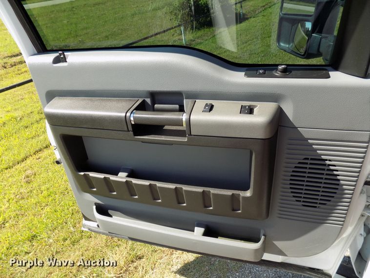 image for item FI9900 2011 Ford F250 Super Duty SuperCab pickup truck