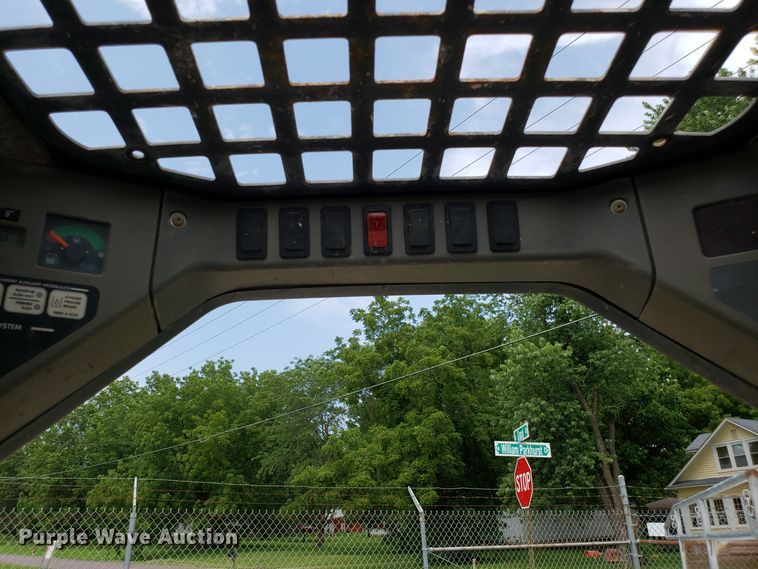 image for item FL9058 Bobcat S150 skid steer