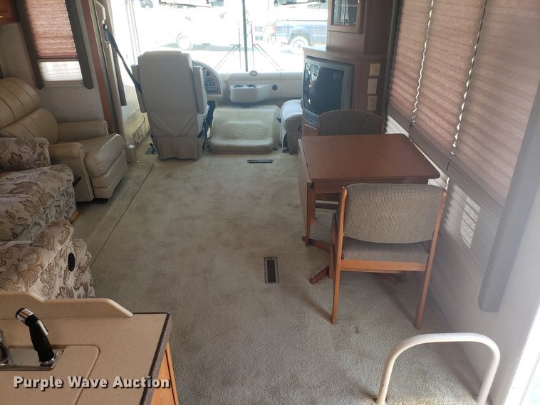 image for item FL9061 2002 Ford Intruder RV