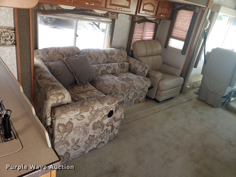 image for item FL9061 2002 Ford Intruder RV