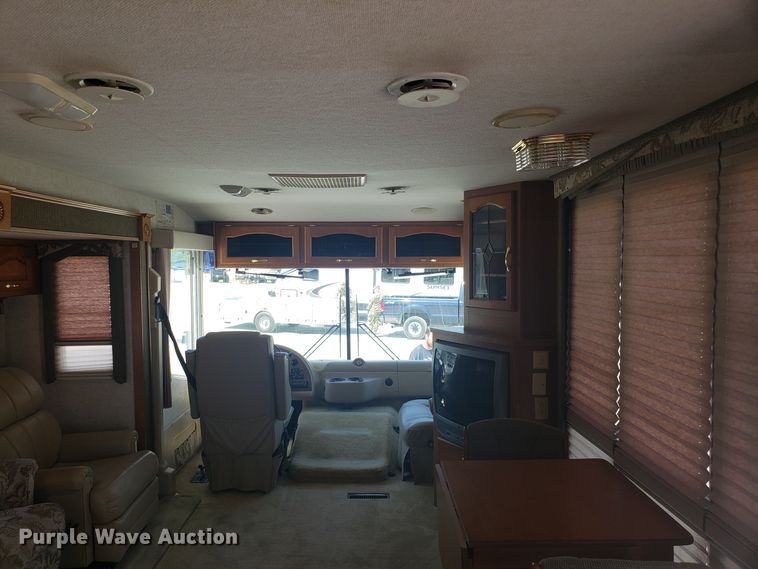 image for item FL9061 2002 Ford Intruder RV