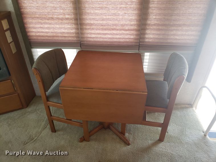 image for item FL9061 2002 Ford Intruder RV