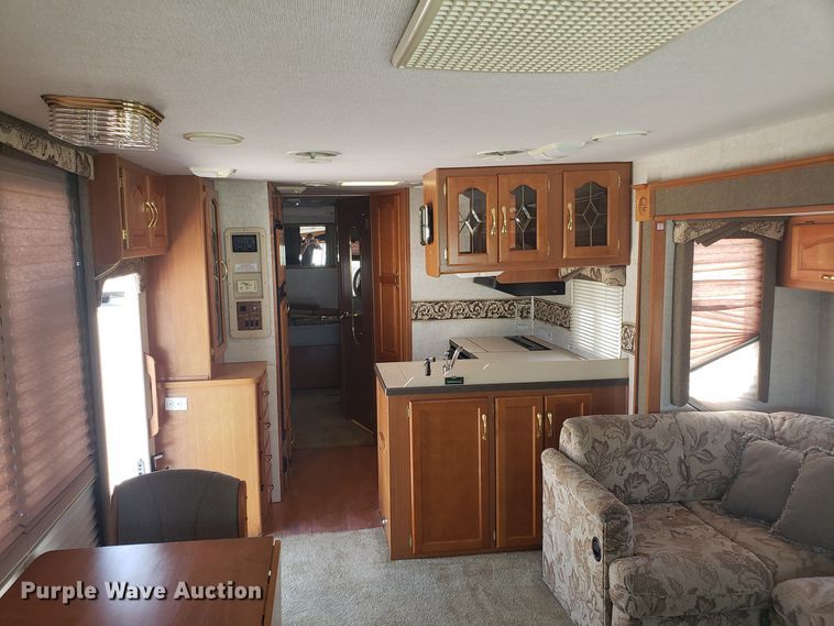 image for item FL9061 2002 Ford Intruder RV