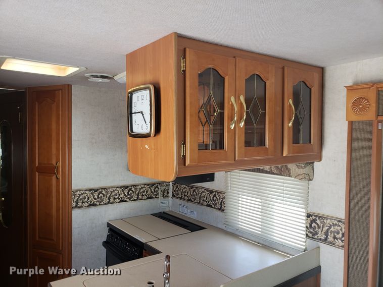 image for item FL9061 2002 Ford Intruder RV