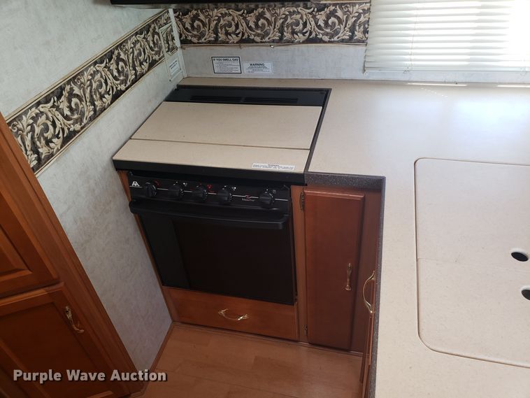 image for item FL9061 2002 Ford Intruder RV