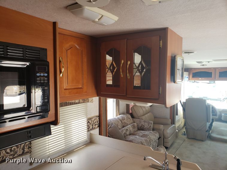 image for item FL9061 2002 Ford Intruder RV