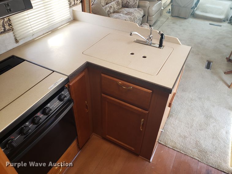 image for item FL9061 2002 Ford Intruder RV