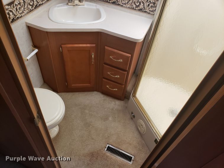 image for item FL9061 2002 Ford Intruder RV