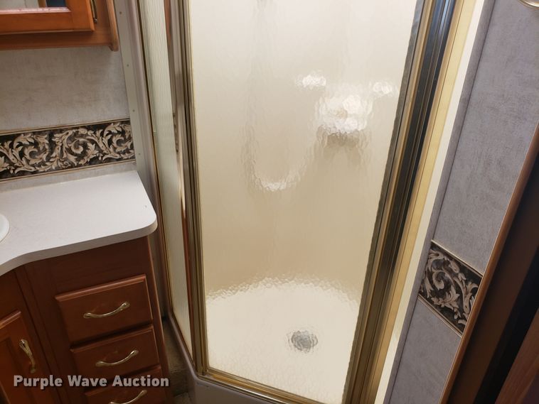 image for item FL9061 2002 Ford Intruder RV