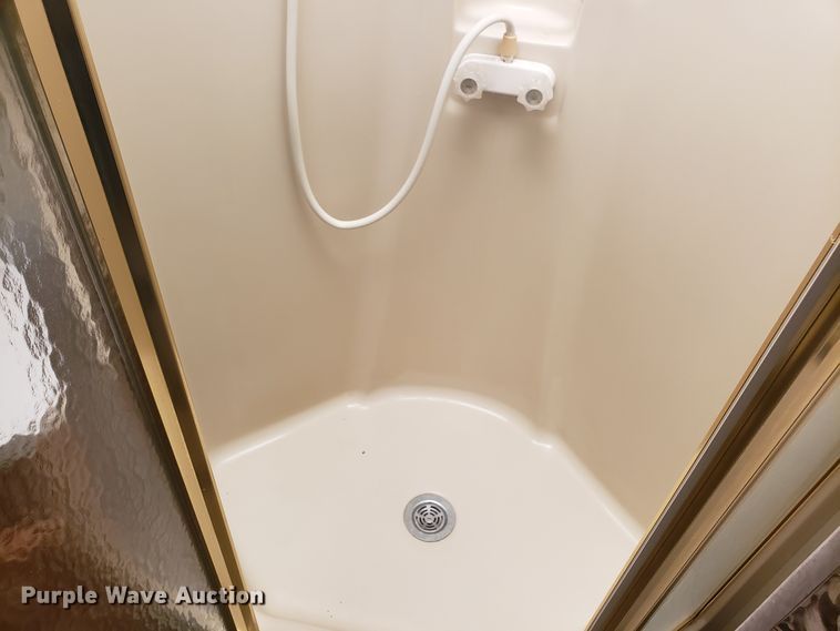 image for item FL9061 2002 Ford Intruder RV