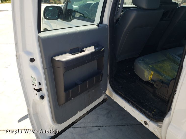 image for item FL9063 2013 Ford F250 Super Duty Crew Cab pickup truck
