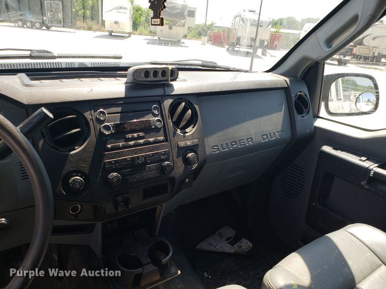 image for item FL9063 2013 Ford F250 Super Duty Crew Cab pickup truck