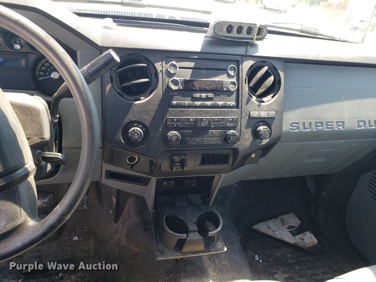 image for item FL9063 2013 Ford F250 Super Duty Crew Cab pickup truck