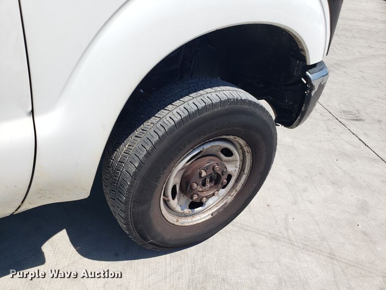 image for item FL9063 2013 Ford F250 Super Duty Crew Cab pickup truck