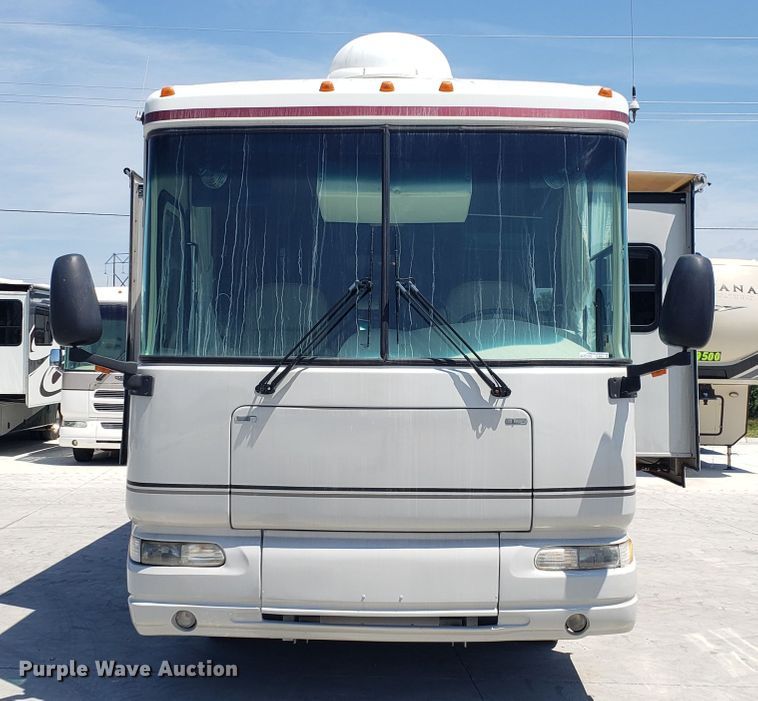 image for item FL9064 2004 Freightliner Crecendo RV