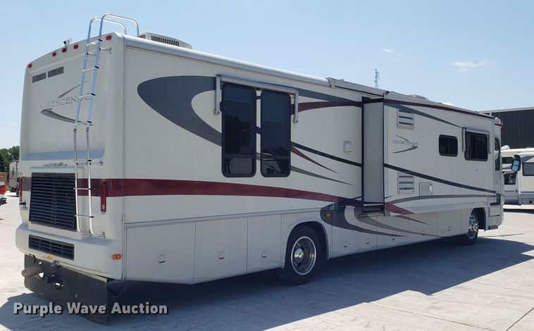 image for item FL9064 2004 Freightliner Crecendo RV