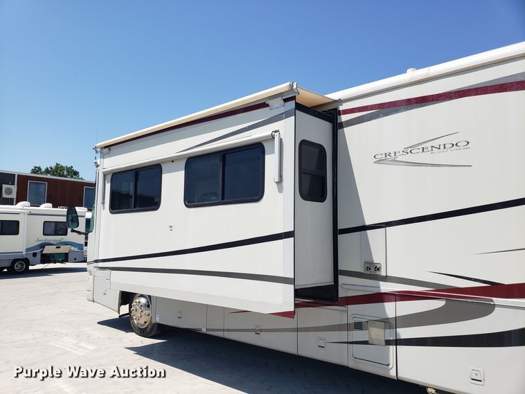 image for item FL9064 2004 Freightliner Crecendo RV