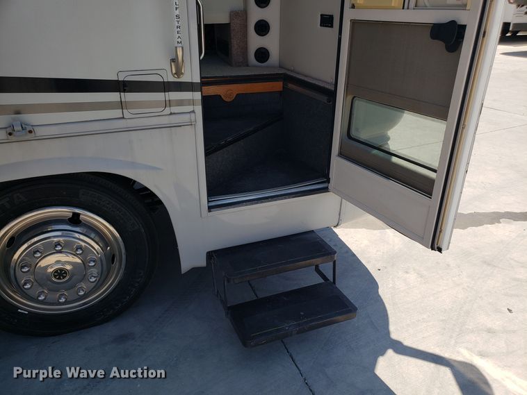 image for item FL9064 2004 Freightliner Crecendo RV