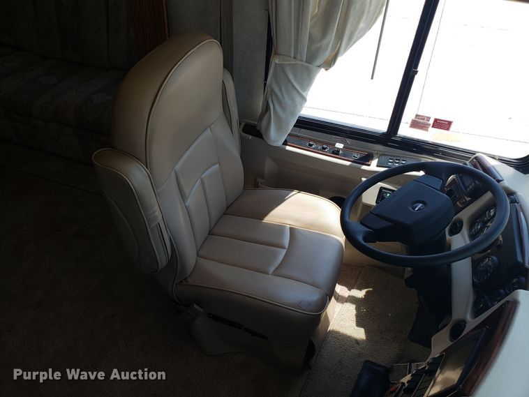 image for item FL9064 2004 Freightliner Crecendo RV