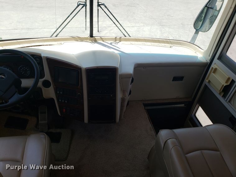 image for item FL9064 2004 Freightliner Crecendo RV