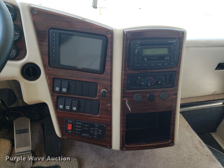 image for item FL9064 2004 Freightliner Crecendo RV