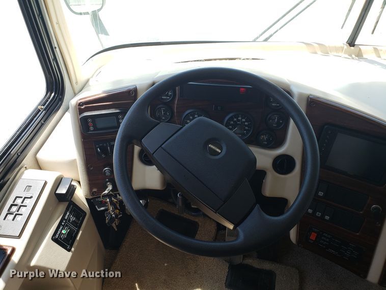 image for item FL9064 2004 Freightliner Crecendo RV