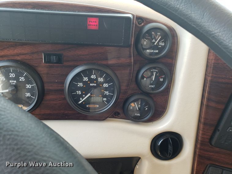 image for item FL9064 2004 Freightliner Crecendo RV