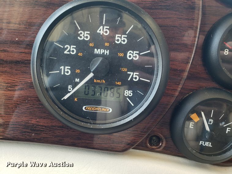 image for item FL9064 2004 Freightliner Crecendo RV