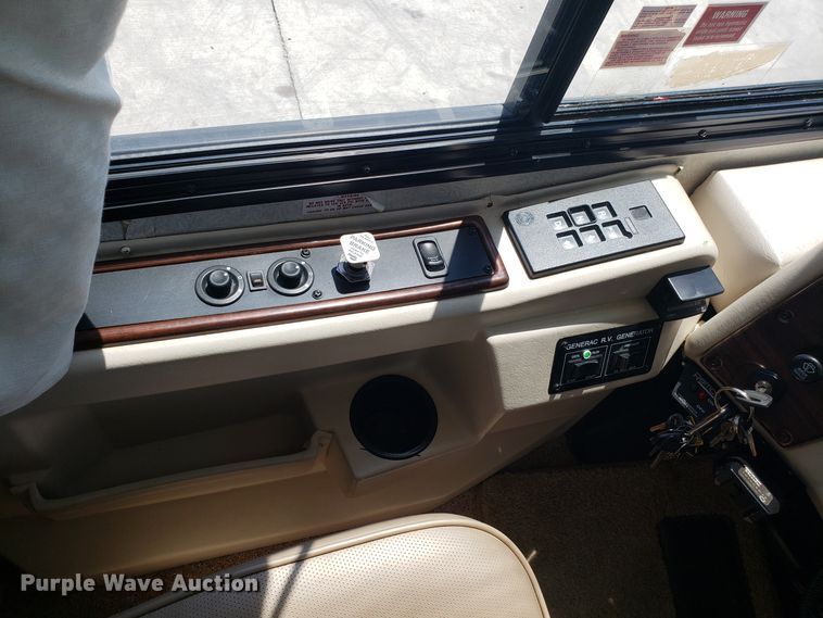 image for item FL9064 2004 Freightliner Crecendo RV