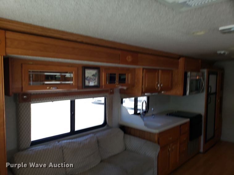 image for item FL9064 2004 Freightliner Crecendo RV