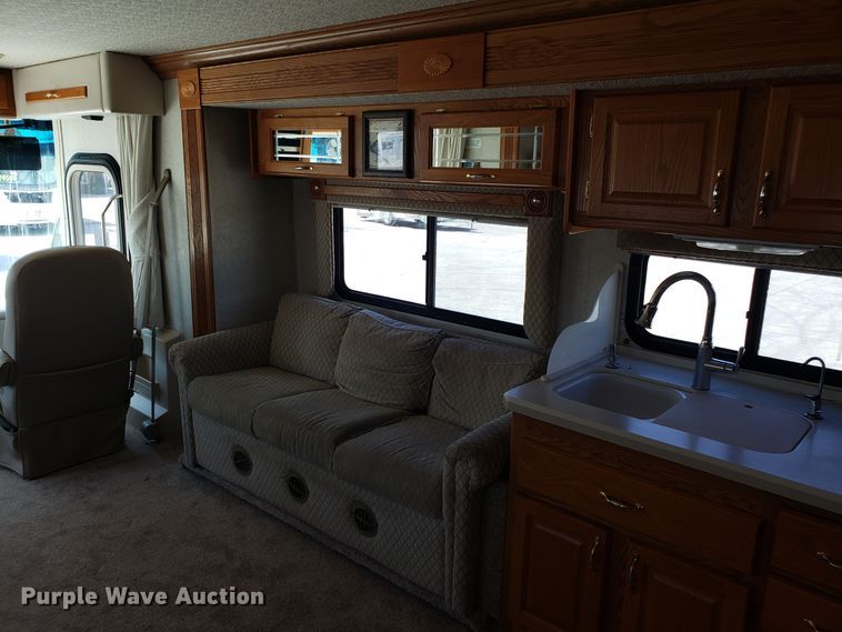 image for item FL9064 2004 Freightliner Crecendo RV