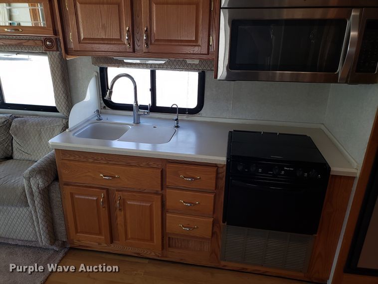 image for item FL9064 2004 Freightliner Crecendo RV