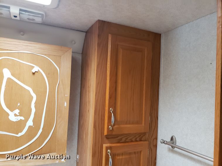 image for item FL9064 2004 Freightliner Crecendo RV