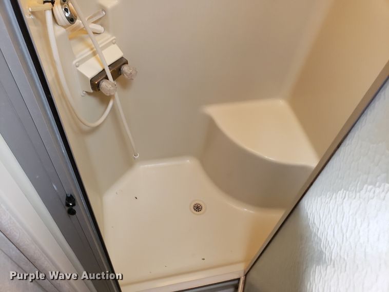 image for item FL9064 2004 Freightliner Crecendo RV