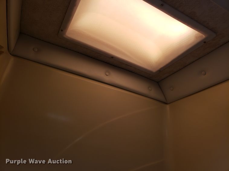 image for item FL9064 2004 Freightliner Crecendo RV