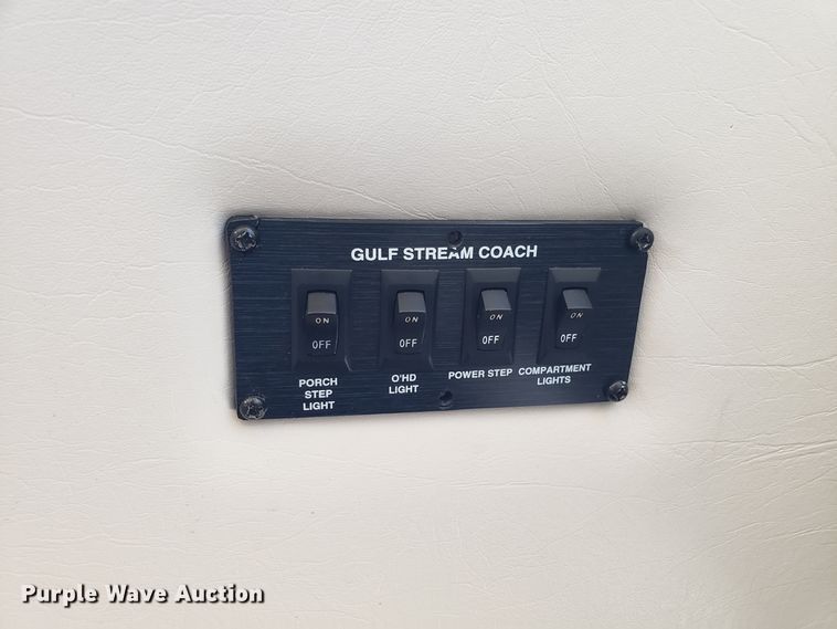 image for item FL9064 2004 Freightliner Crecendo RV