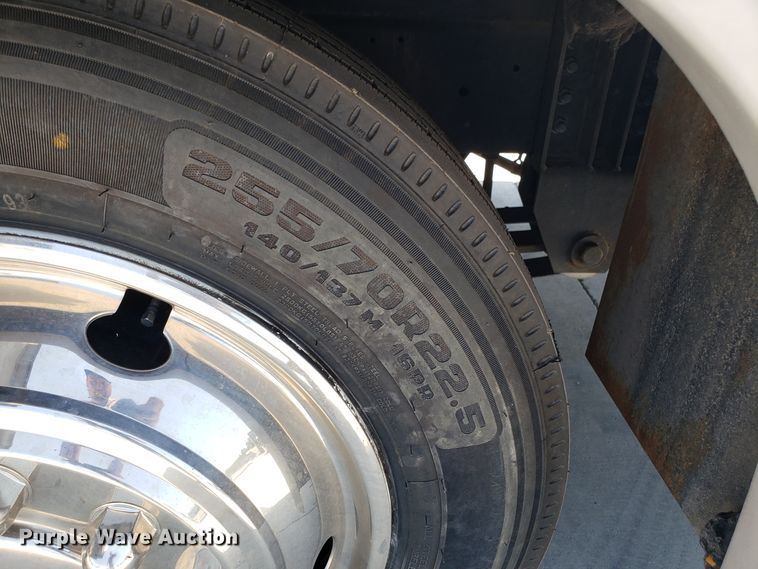 image for item FL9064 2004 Freightliner Crecendo RV